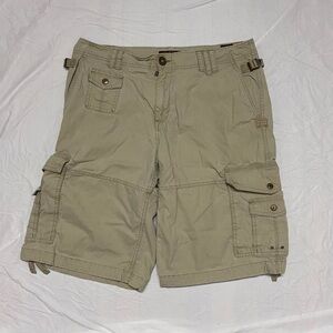 Beige cargo jorts